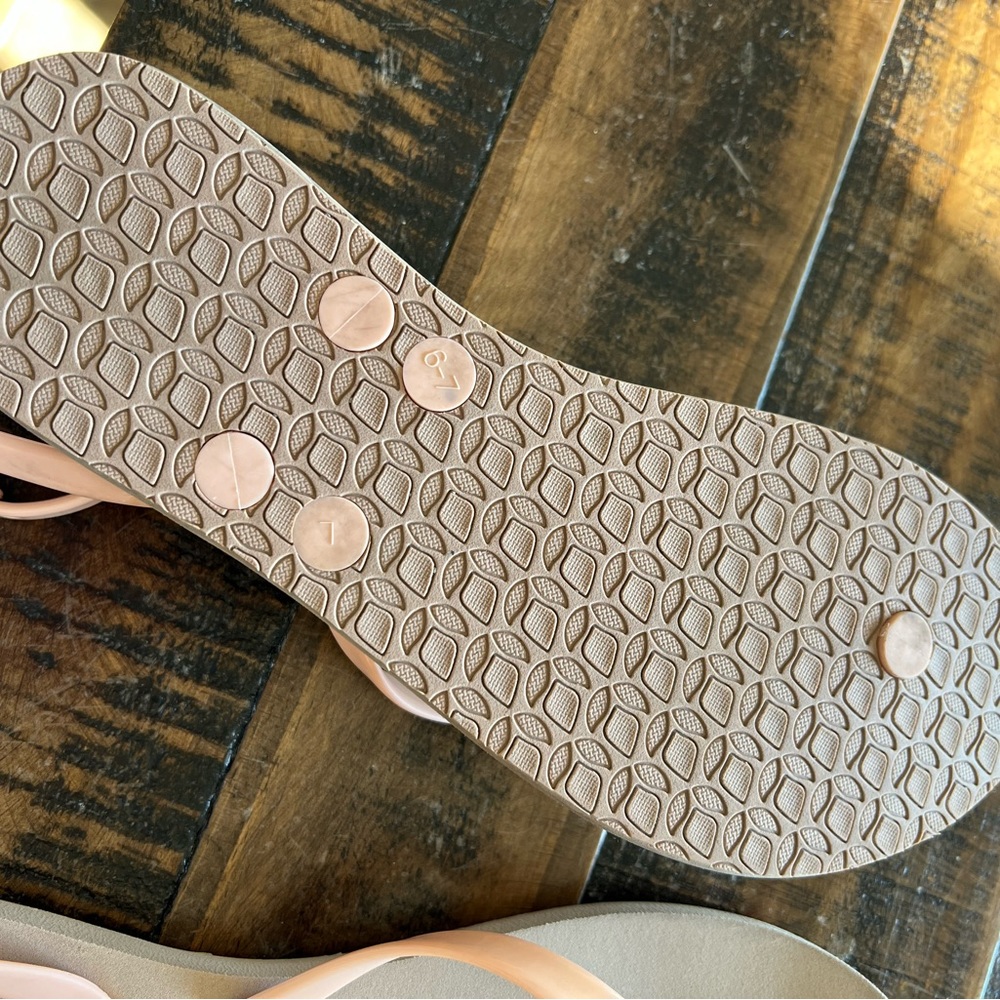 New Reef flip flops - Picture 4 of 6